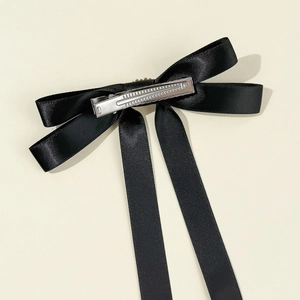 Eleganter schwarzer Satin Ballettschleifen-Haarclip mit langen Bändern und Entenschnabelclip