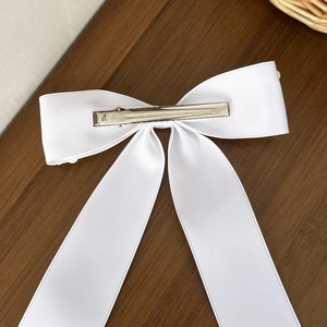 Barrette nœud élégante en satin blanc avec pince crocodile en métal pour coiffure femme