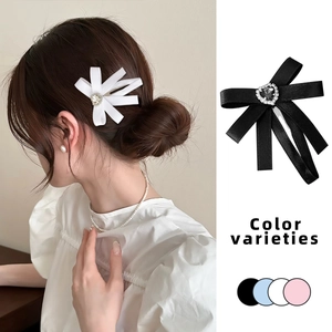 Barrette à cheveux en satin élégante avec cœur strass en plusieurs couleurs