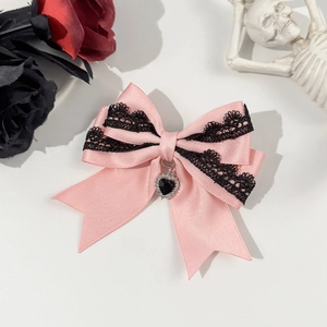 Rosa Schleife Haarspange mit schwarzer Spitze und Herzanhänger im Gothic-Lolita-Stil