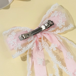 Elegante fermaglio per capelli in pizzo rosa con fiocco floreale e clip a molla in metallo