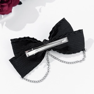 Barrette nœud gothique noir avec chaînes argentées et tissu multicouche style Lolita