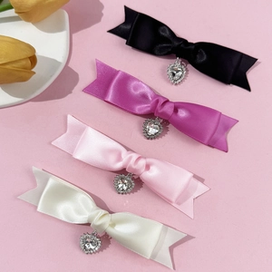Dolce Fermaglio per Capelli con Fiocco in Nastro di Raso e Ciondolo a Cuore con Strass Clip a Becco d'Anatra Stile Balletto Donna