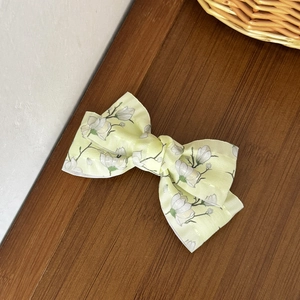 Haarklammer mit Blumenmuster aus hellgelbem Ripsband für Damen und Mädchen