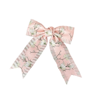 Haarspange mit rosa Blumenmuster-Schleife und langen Bändern für ein süßes Styling
