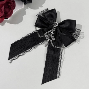 Nœud en dentelle gothique avec strass cœur, chaîne argentée et pendentif croix