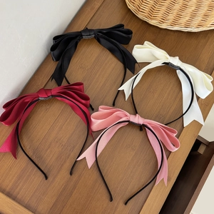 Lot de quatre serre-têtes nœud en satin faits main en noir, blanc, rouge et rose