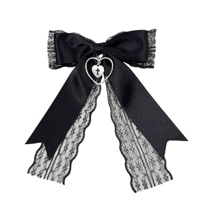 Pince à cheveux gothique avec nœud en dentelle noire et pendentif cœur croix argentée
