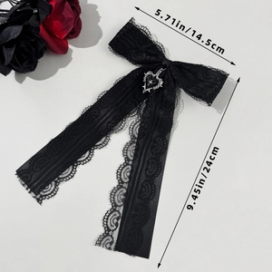 Barrette à cheveux gothique en dentelle noire avec pendentif cœur et dimensions