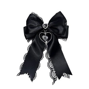 Gothic Lolita Haarklammer mit schwarzer Spitze, Herz-Strass und Kreuz-Anhänger