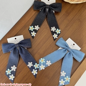 Barrette Nœud Papillon en Denim pour Femme Avec Broderie Florale Accessoires de Cheveux Doux Faits Main Grande Pince en Denim