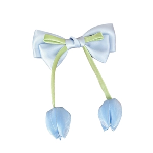 Elegante fermaglio per capelli a fiocco blu con ciondoli a tulipano e raso liscio