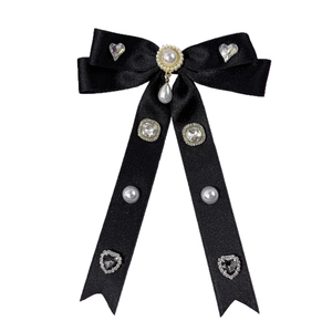 Luxuriöse schwarze Satinschleife Haarspange mit Herz-Strass und hängender Perle