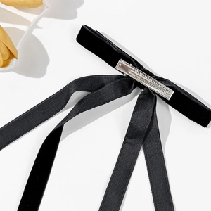 Fermaglio per capelli a fiocco in velluto nero con nastro lungo e clip a becco di anatra