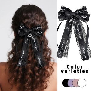 Nœud à cheveux en dentelle noire avec pendentif cœur et texte Just for you