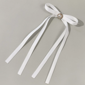 Elegante fermaglio per capelli in raso bianco con doppio fiocco e perla sintetica centrale