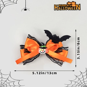 Détail d'un nœud d'Halloween en dentelle noire avec silhouette de chauve-souris