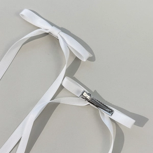 Fermaglio per capelli con fiocco in raso bianco e lunghi nastri in stile coreano