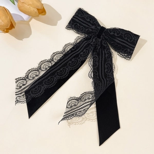 Elegante fermaglio per capelli a fiocco in velluto nero e pizzo con nastri lunghi