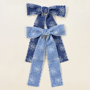 Barrettes à cheveux élégantes en denim avec motifs floraux en bleu clair et foncé