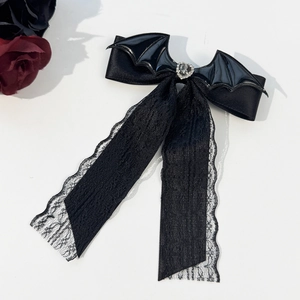 Gotische schwarze Spitzenschleife Haarklammer mit Herz-Edelstein und Fledermausflügeln