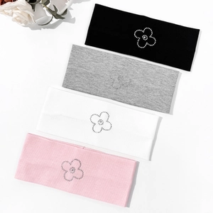 Women Ribbed Knitted Elastic Headband Rhinestone Clover Flower Pattern Sports Yoga Sweet Cool Hair Band Styling Accessories