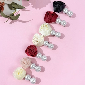 Barrettes à fleurs en satin et perles blanches en sept couleurs pour femmes élégantes