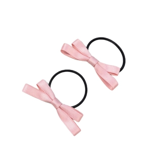 Lot de deux nœuds en satin rose doux avec élastiques noirs pour coiffures mignonnes
