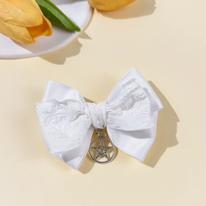 Nœud de cheveux en satin blanc avec dentelle et pendentif étoile style ballet