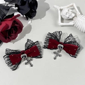 Barrettes gothiques en dentelle et velours avec strass cœur et pendentif croix argentée