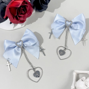 Lolita hellblaue Schleifen-Haarspangen mit Silberkreuz und Herzanhängern im Punk-Stil