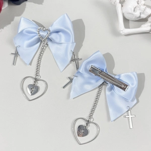 Hellblaue Lolita Haarklammern mit silbernen Herzanhängern und Kreuz Charms Set