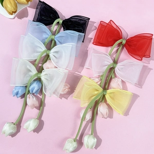 Elegante haarklemmen met organza strik en tulp hangers in verschillende kleuren