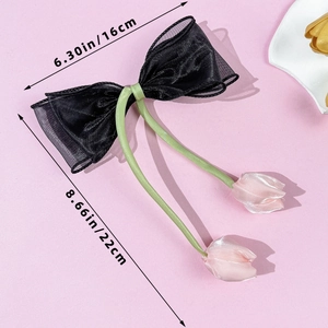 Gedetailleerde afmetingen van de zwarte organza tulpenstrik van 16cm bij 22cm groot