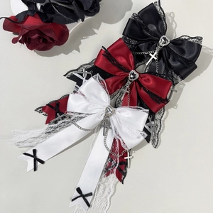 Barrettes à cheveux Gothic Lolita avec nœuds en dentelle, cœurs strass et croix