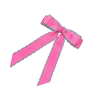 Barrette à cheveux nœud rose en ruban gros-grain avec bords surjetés bleu canard