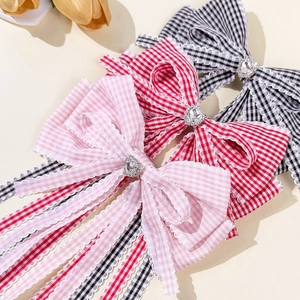 Barrette à nœud écossais avec strass en cœur et rubans en trois couleurs douces