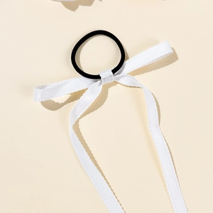 Élastique à cheveux élégant avec nœud en ruban blanc pour queue de cheval femme