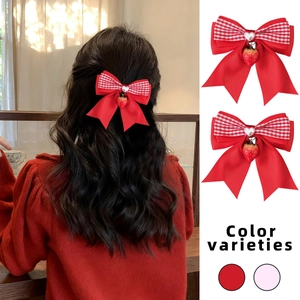 Pince à cheveux nœud à carreaux rouge avec cœur argenté et pendentif fraise sucrée