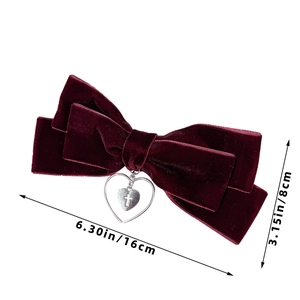 Tableau des tailles du nœud en velours avec pendentif cœur, dimensions 16 cm par 8 cm