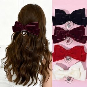 Pince à Cheveux Nœud en Velours et Alliage Vintage Français avec Breloque Cœur Croix Accessoire Cheveux Rétro Élégant Femme