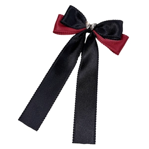 Eleganter rot-schwarzer Satin-Haarclip mit Schleife und silbernem Schmetterlingsdekor