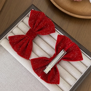 Fermagli per capelli in velluto rosso con glitter argento e clip in metallo per le feste