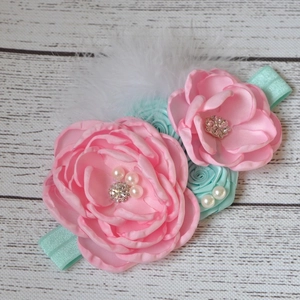 Bandeau bébé fleurs roses et menthe avec perles, strass et plumes blanches