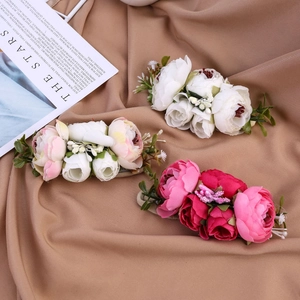 Drei Stück florale Nylon-Haarbänder mit Kunstblumen im Landhausstil für Mädchen