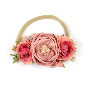 Bandeau élastique pour bébé avec roses en soie et perles pour vacances à la plage