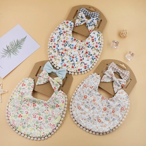 Coffret bavoir bébé en lin coton à carreaux fleuris et bandeaux assortis
