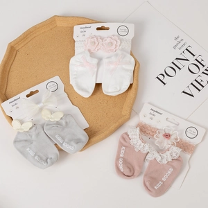 Baby girl gift set with cotton non-slip floral socks and lace headbands for 0-12 months
