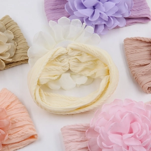 Fasce elastiche per neonati con grandi fiori di chiffon in vari colori pastello delicati
