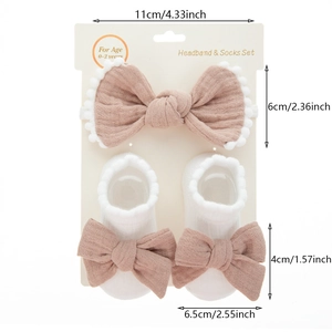 Rosa Leinen Stirnband und weiße Söckchen Set für Baby Mädchen von null bis zwei Jahren